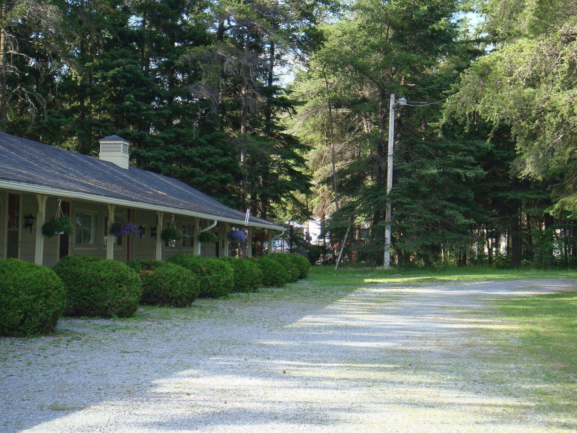 Pinecone Motel Sussex Eksteriør bilde