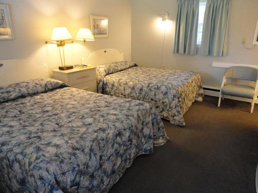 Pinecone Motel Sussex Eksteriør bilde