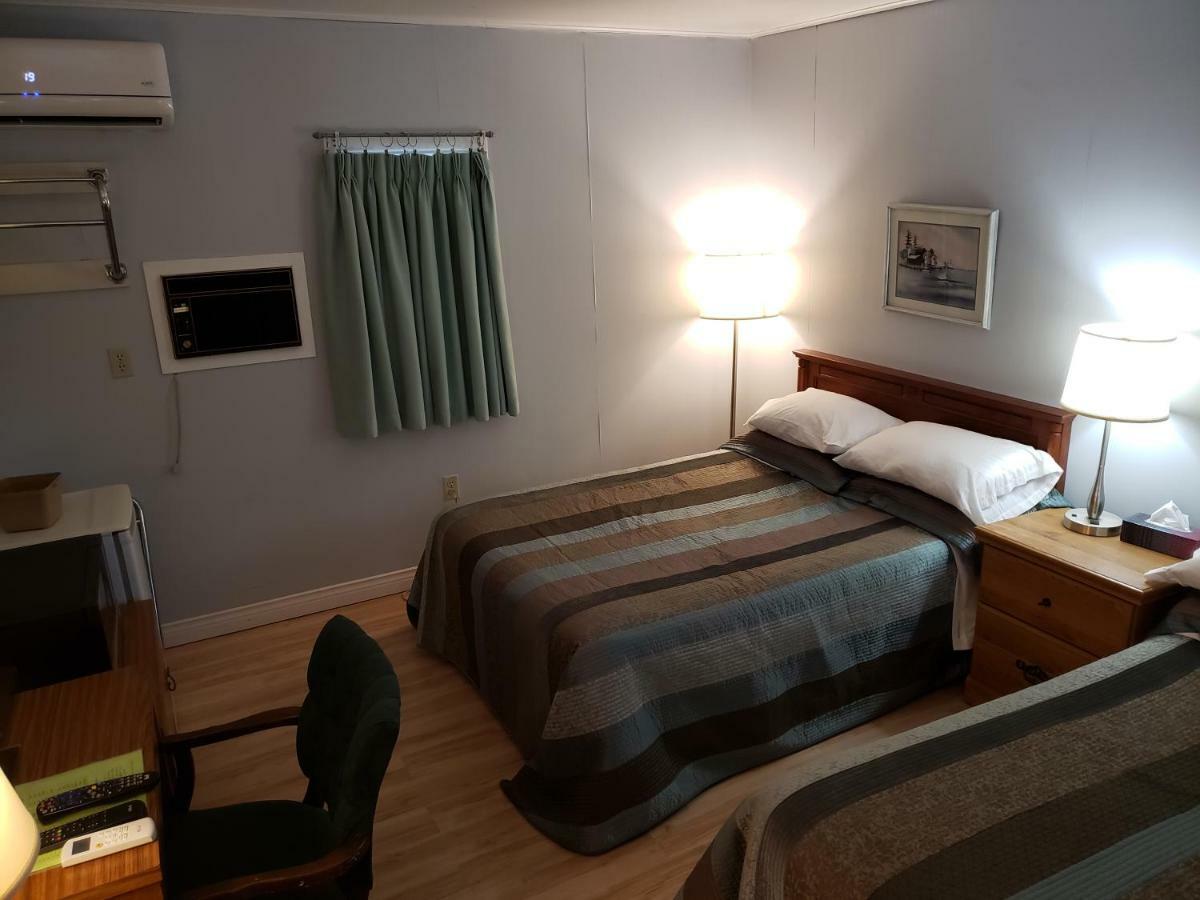 Pinecone Motel Sussex Eksteriør bilde